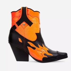 Ego Hartley orange snake print western ankle boot Size 7